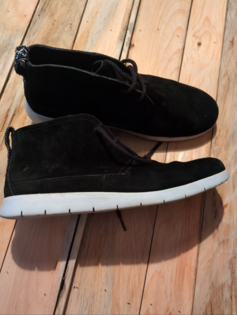 Ugg guys chukka suede boots